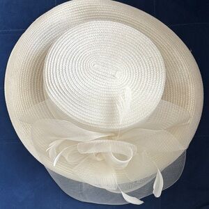 Cream Straw Dress Hat with Veil and Feather Accents